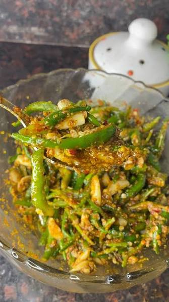 भरवां हरी मिर्च का अचार (Bharwan Hari Mirch ka Achaar)